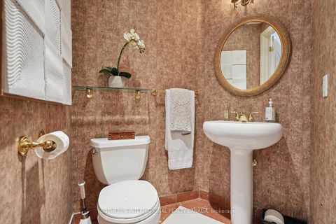 Photo 11 at 4 - 260 Russell Hill Road, Casa Loma, Toronto