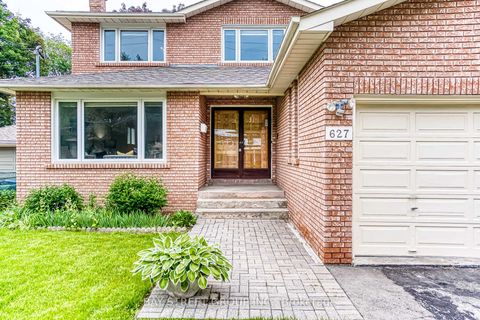Photo 1 at 627 Conacher Drive, Newtonbrook East, Toronto
