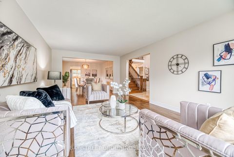 Photo 6 at 627 Conacher Drive, Newtonbrook East, Toronto