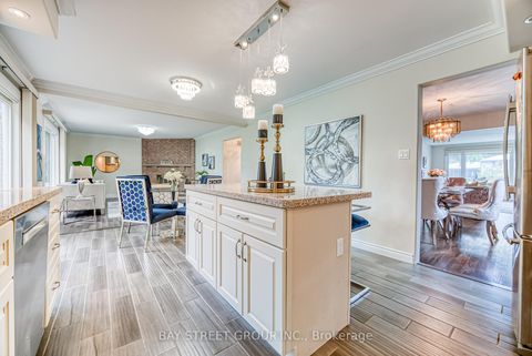 Photo 11 at 627 Conacher Drive, Newtonbrook East, Toronto