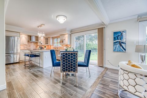 Photo 14 at 627 Conacher Drive, Newtonbrook East, Toronto