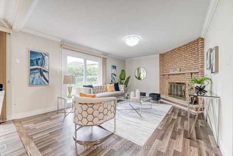 Photo 15 at 627 Conacher Drive, Newtonbrook East, Toronto