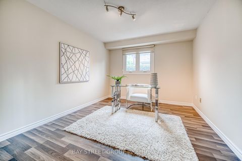 Photo 19 at 627 Conacher Drive, Newtonbrook East, Toronto