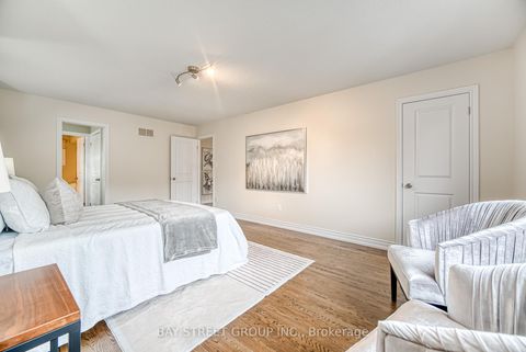 Photo 24 at 627 Conacher Drive, Newtonbrook East, Toronto