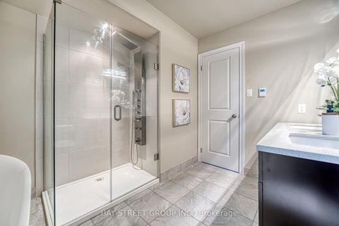 Photo 27 at 627 Conacher Drive, Newtonbrook East, Toronto