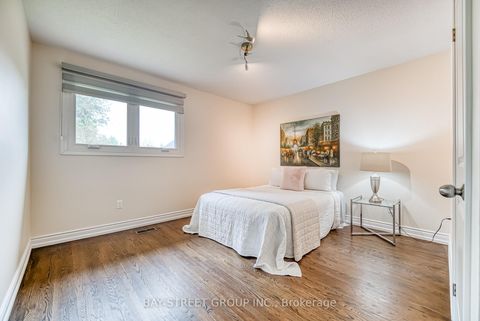 Photo 30 at 627 Conacher Drive, Newtonbrook East, Toronto