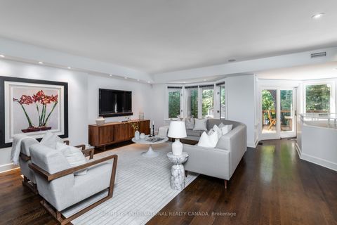 Photo 7 at 74 Inglewood Drive, Moore Park, Toronto