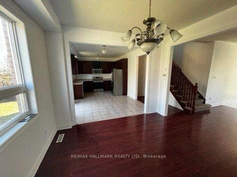 Photo 2 at 85 Watkins Glen Crescent, Bayview Wellington, Aurora
