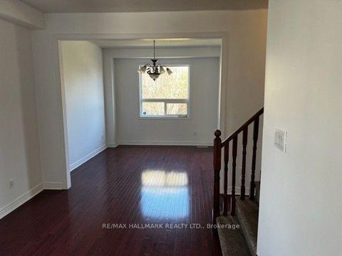 Photo 3 at 85 Watkins Glen Crescent, Bayview Wellington, Aurora
