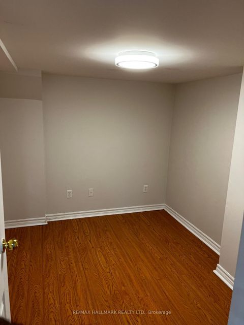 Photo 12 at 85 Watkins Glen Crescent, Bayview Wellington, Aurora
