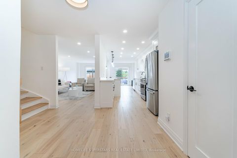 Photo 3 at 3 New Seabury Drive, Glen Shields, Vaughan