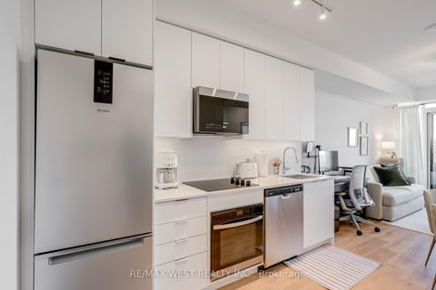 Photo 4 at 511 - 474 Caldari Road, Concord, Vaughan
