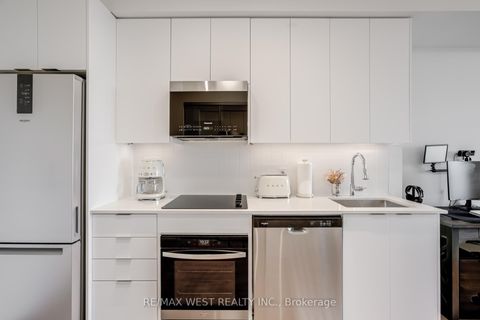 Photo 5 at 511 - 474 Caldari Road, Concord, Vaughan