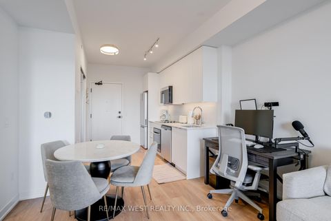 Photo 6 at 511 - 474 Caldari Road, Concord, Vaughan