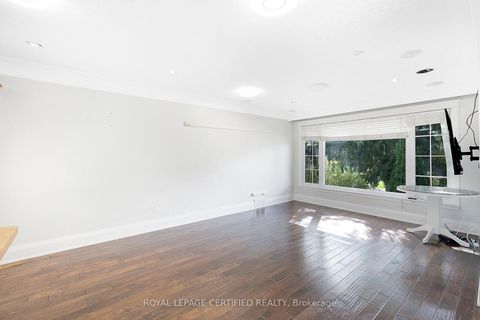Photo 6 at 231 Woodale Avenue, WO West, Oakville