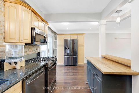 Photo 10 at 231 Woodale Avenue, WO West, Oakville