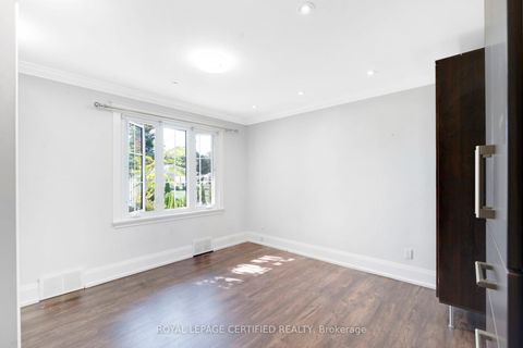 Photo 12 at 231 Woodale Avenue, WO West, Oakville