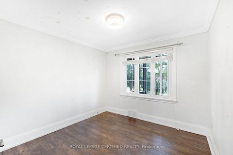 Photo 16 at 231 Woodale Avenue, WO West, Oakville