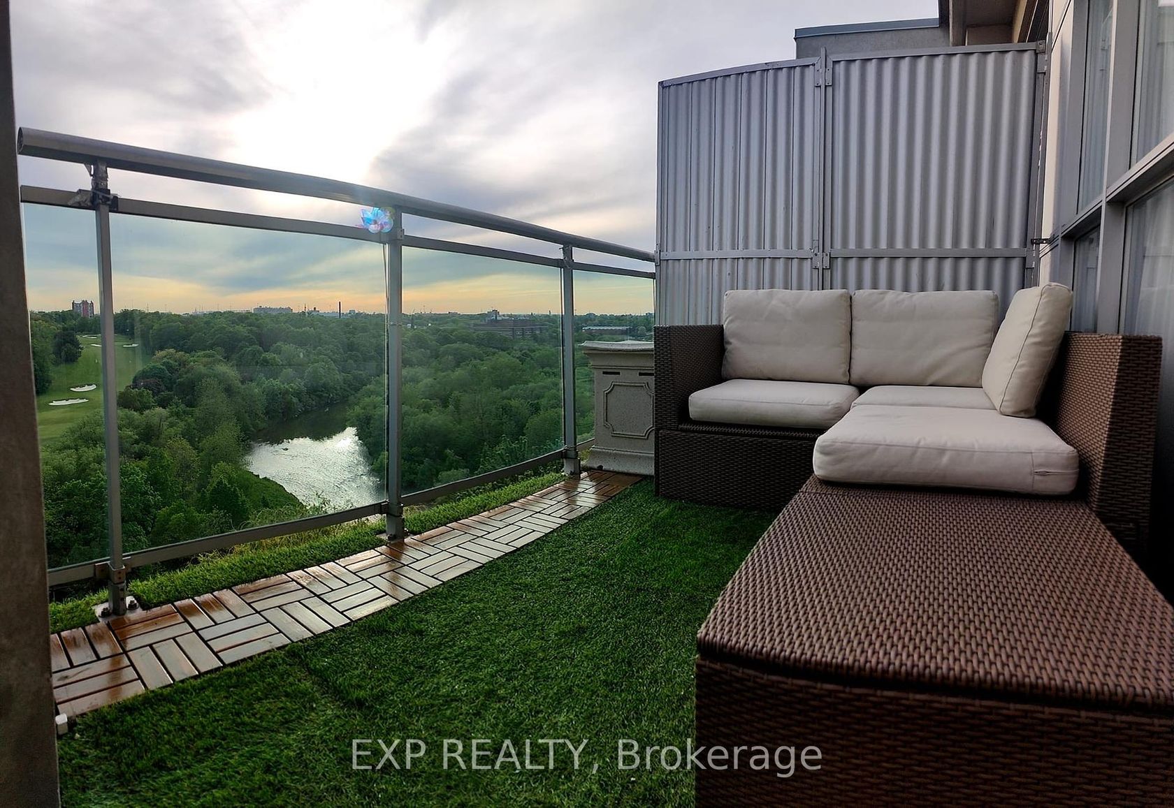 1010 - 2464 Weston Road, Weston, Toronto 