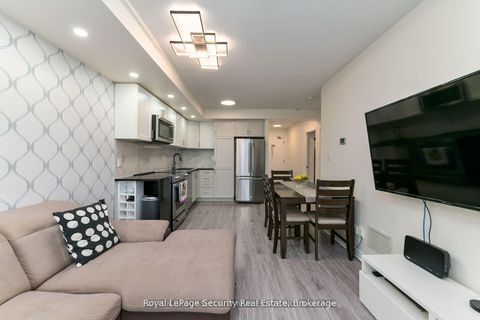 Photo 10 at 307 - 2464 Weston Road, Weston, Toronto