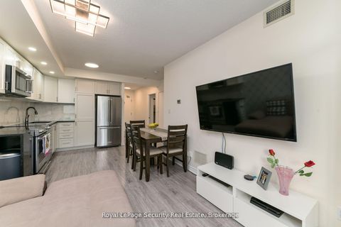 Photo 11 at 307 - 2464 Weston Road, Weston, Toronto