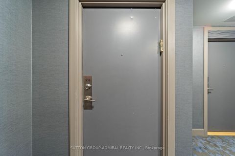 Photo 7 at 916 - 9618 Yonge Street, North Richvale, Richmond Hill