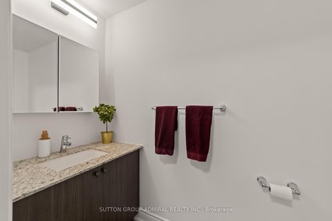 Photo 11 at 916 - 9618 Yonge Street, North Richvale, Richmond Hill