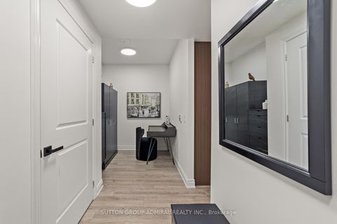 Photo 12 at 916 - 9618 Yonge Street, North Richvale, Richmond Hill