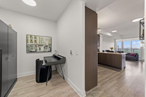 Photo 13 at 916 - 9618 Yonge Street, North Richvale, Richmond Hill