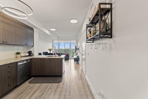 Photo 15 at 916 - 9618 Yonge Street, North Richvale, Richmond Hill