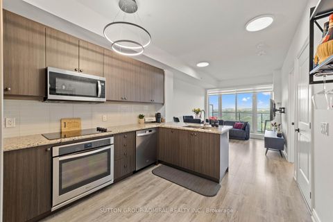 Photo 16 at 916 - 9618 Yonge Street, North Richvale, Richmond Hill