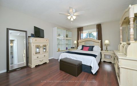 Photo 9 at 190 Wessenger Drive, Holly, Barrie