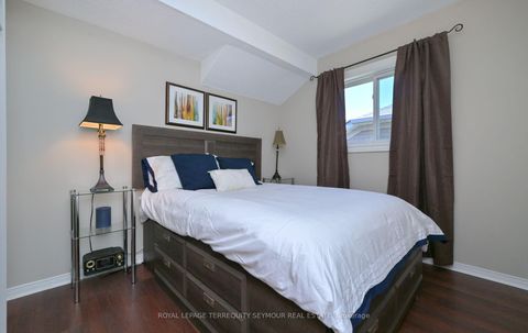 Photo 11 at 190 Wessenger Drive, Holly, Barrie