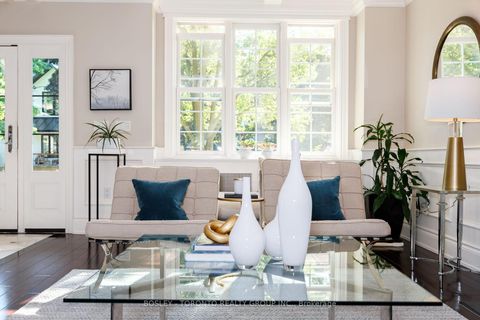 Photo 3 at 31 Red Deer Avenue, Cliffside, Toronto