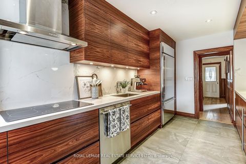 Photo 18 at 16 Larkin Avenue, Swansea, Toronto
