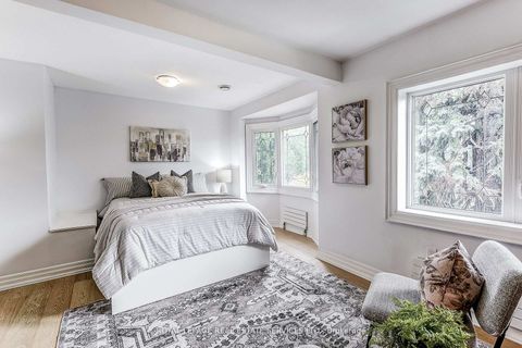 Photo 25 at 16 Larkin Avenue, Swansea, Toronto