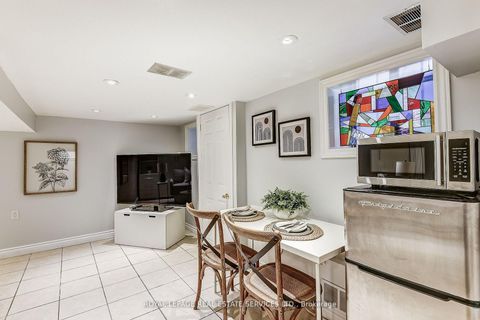 Photo 39 at 16 Larkin Avenue, Swansea, Toronto