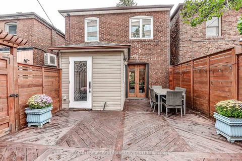 Photo 45 at 16 Larkin Avenue, Swansea, Toronto