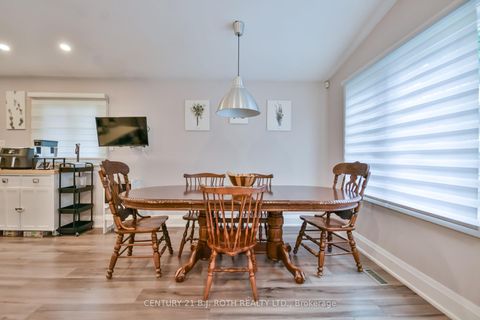 Photo 5 at 16 Gloria Street, Sunnidale, Barrie