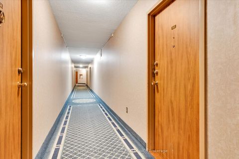 Photo 3 at 403 - 121 Trudelle Street, Eglinton East, Toronto Photo 3 at 403 - 121 Trudelle Street, Eglinton East, Toronto