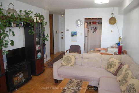 Photo 7 at 907 - 50 Lotherton Pathway, Glen Park, Toronto
