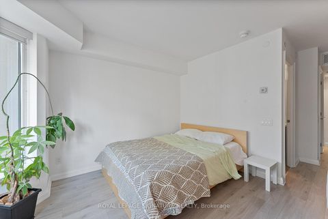 Photo 8 at 1013 - 155 Yorkville Avenue, Annex, Toronto
