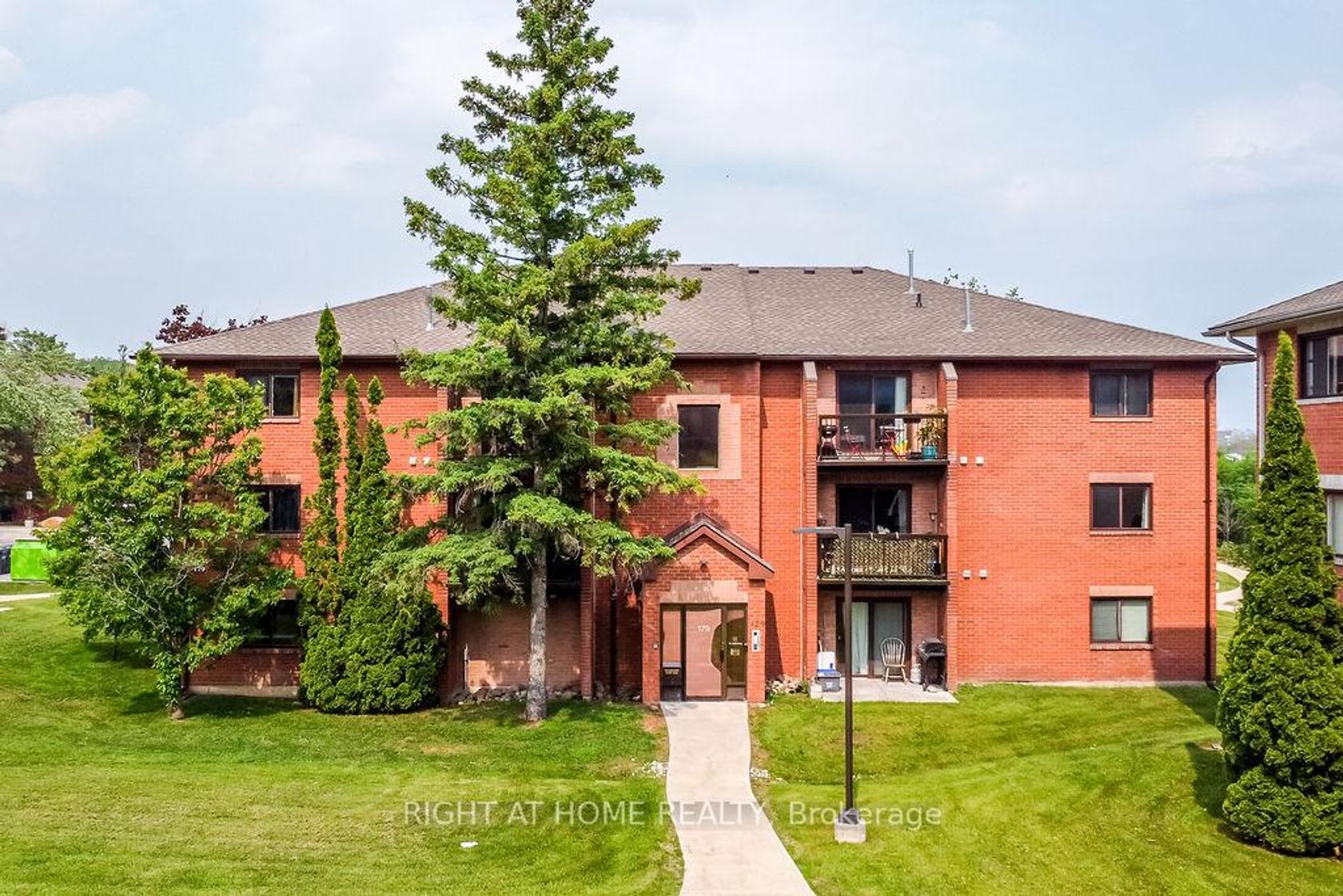 B6 - 179 Edgehill Drive, Letitia Heights, Barrie photo 2 B6 - 179 Edgehill Drive, Letitia Heights, Barrie photo 2