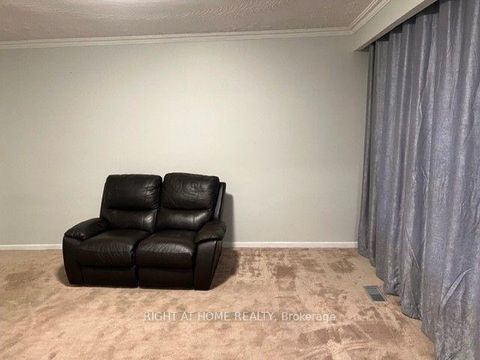 Photo 2 at 590 Birchmount Road, Birchmount, Toronto