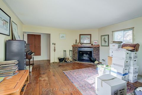 Photo 10 at 315 Main Street N, London, Newmarket