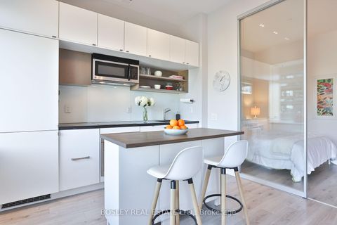 Photo 11 at 628 - 111 St. Clair Avenue W, St. Clair, Toronto