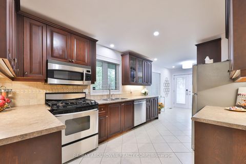 Photo 8 at 2304 Sovereign Street, BR Bronte, Oakville