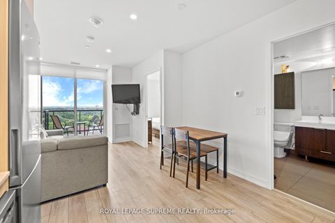 Photo 1 at 925 - 3100 Keele Street, CFB, Toronto