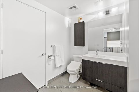 Photo 3 at 925 - 3100 Keele Street, CFB, Toronto