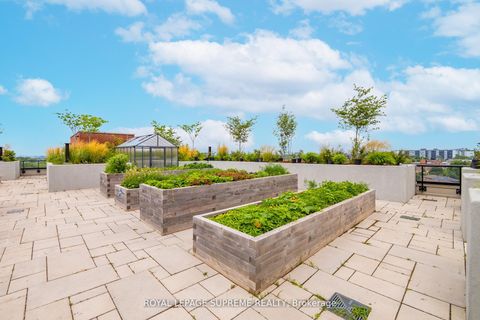 Photo 7 at 925 - 3100 Keele Street, CFB, Toronto